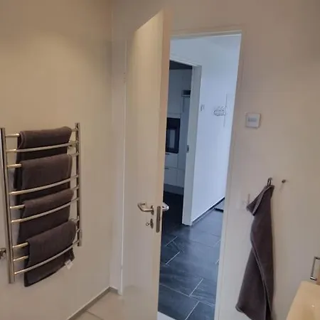 Taet Pa Adal Apartment