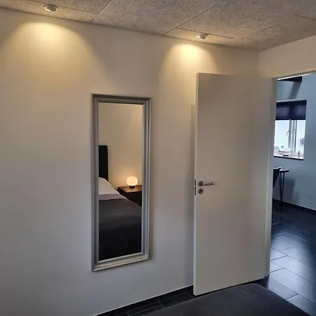 Taet Pa Adal Apartment *